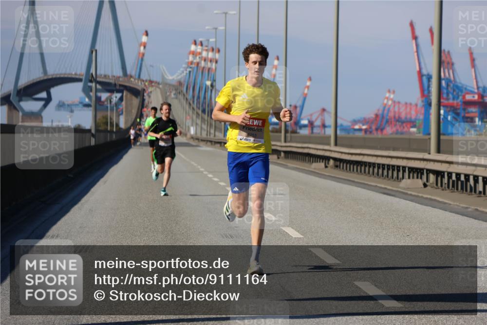 03.10.2025 - Köhlbrandbrückenlauf Strokosch-Dieckow http://msf.ph/oto/9111164 03.10.2025 12:38:32 Position 3 6253 meine-sportfotos.de