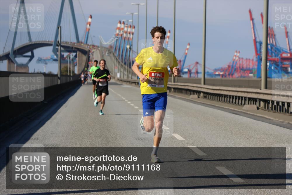 03.10.2025 - Köhlbrandbrückenlauf Strokosch-Dieckow http://msf.ph/oto/9111168 03.10.2025 12:38:32 Position 3 6253 meine-sportfotos.de