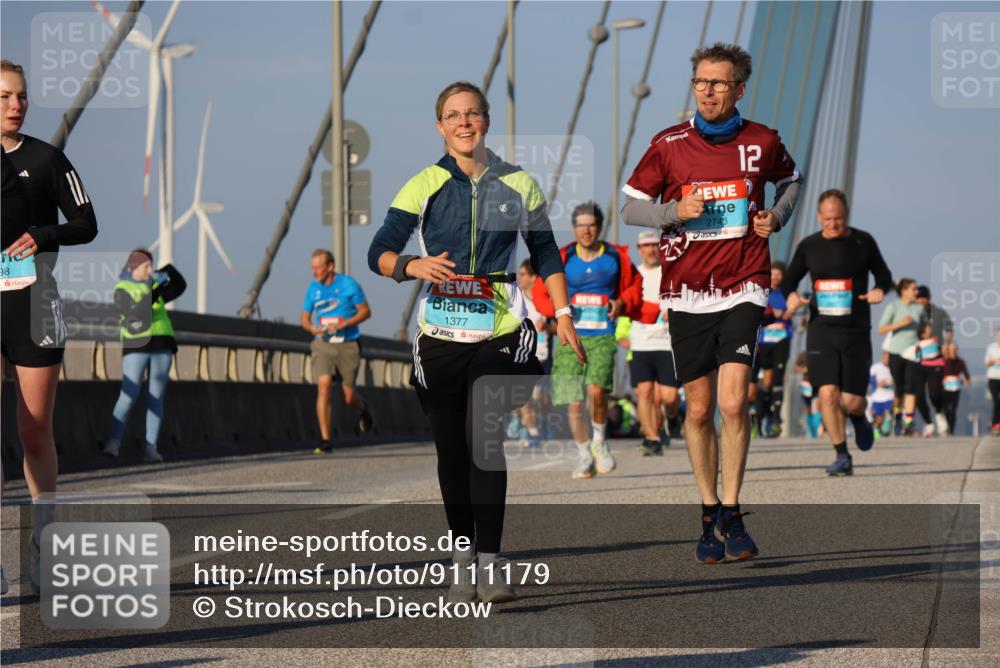 03.10.2025 - Köhlbrandbrückenlauf Strokosch-Dieckow http://msf.ph/oto/9111179 03.10.2025 09:43:39 Position 2 98, 1377, 2743, 12 meine-sportfotos.de