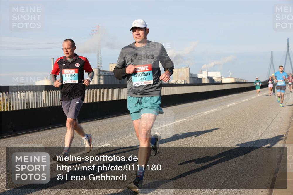 03.10.2025 - Köhlbrandbrückenlauf Lena Gebhardt http://msf.ph/oto/9111180 03.10.2025 09:41:46 Position 2 3402, 1490, 12 meine-sportfotos.de