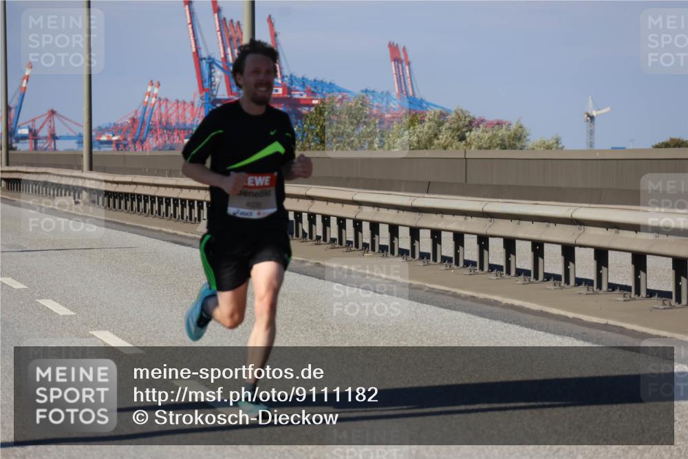 03.10.2025 - Köhlbrandbrückenlauf Strokosch-Dieckow http://msf.ph/oto/9111182 03.10.2025 12:38:40 Position 3 4036 meine-sportfotos.de