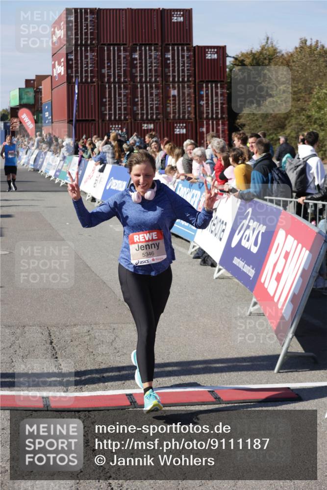 03.10.2025 - Köhlbrandbrückenlauf Jannik Wohlers http://msf.ph/oto/9111187 03.10.2025 13:30:32 Ziel 4927, 5017, 5060, 5157, 5346, 6078 meine-sportfotos.de