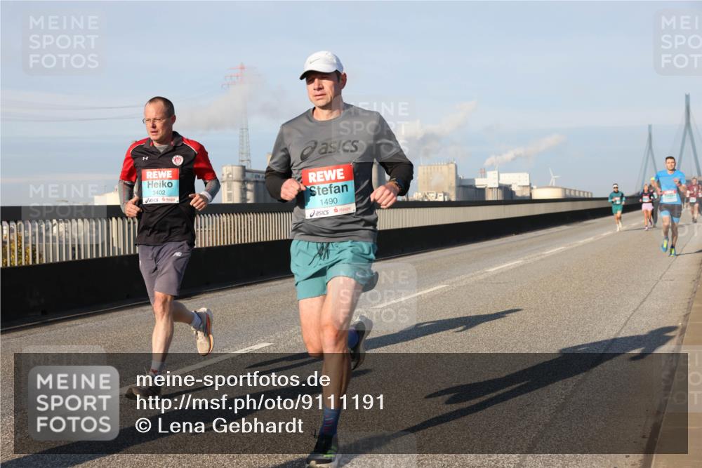 03.10.2025 - Köhlbrandbrückenlauf Lena Gebhardt http://msf.ph/oto/9111191 03.10.2025 09:41:46 Position 2 3402, 1490 meine-sportfotos.de