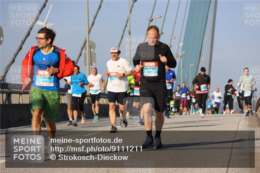 03.10.2025 - Köhlbrandbrückenlauf Strokosch-Dieckow http://msf.ph/oto/9111211 03.10.2025 09:43:44 Position 2 3484, 3481, 2807 meine-sportfotos.de
