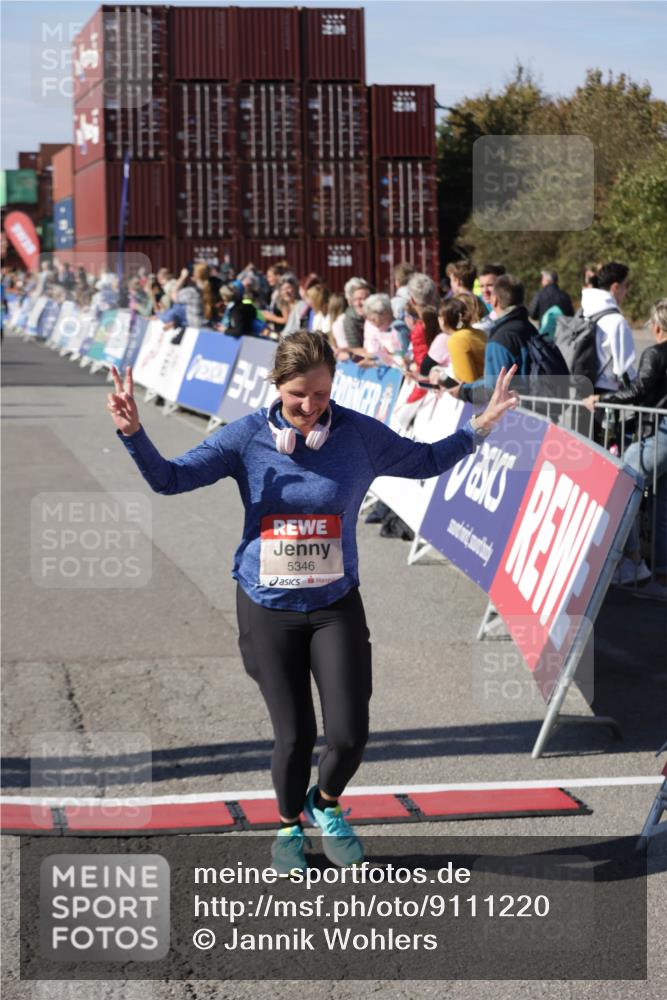 03.10.2025 - Köhlbrandbrückenlauf Jannik Wohlers http://msf.ph/oto/9111220 03.10.2025 13:30:33 Ziel 4355, 4927, 5017, 5060, 5346, 6078, 6170 meine-sportfotos.de