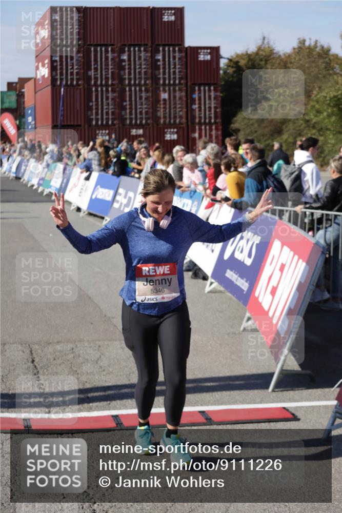 03.10.2025 - Köhlbrandbrückenlauf Jannik Wohlers http://msf.ph/oto/9111226 03.10.2025 13:30:33 Ziel 4355, 4927, 5017, 5060, 5346, 6078, 6170 meine-sportfotos.de
