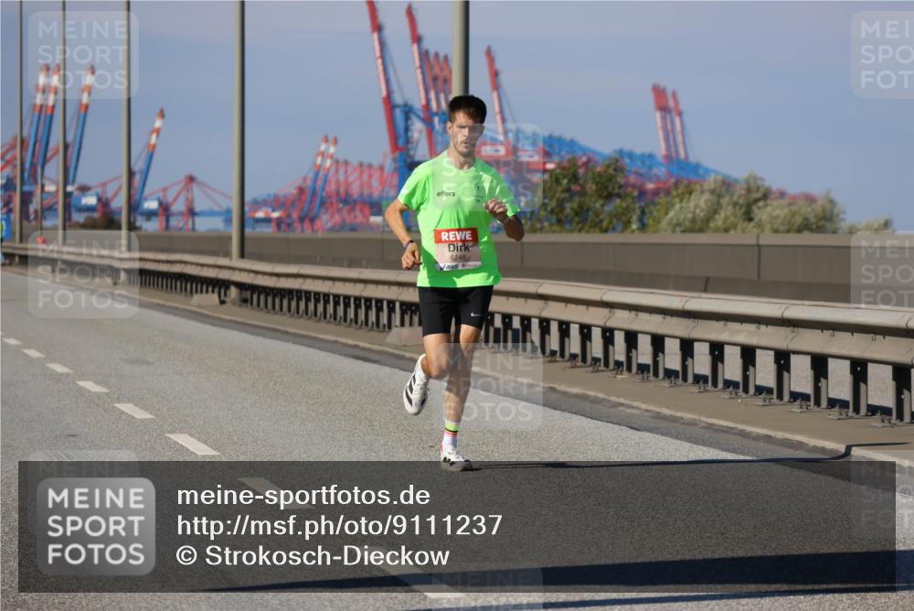 03.10.2025 - Köhlbrandbrückenlauf Strokosch-Dieckow http://msf.ph/oto/9111237 03.10.2025 12:38:45 Position 3 6248 meine-sportfotos.de