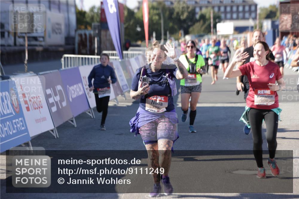 03.10.2025 - Köhlbrandbrückenlauf Jannik Wohlers http://msf.ph/oto/9111249 03.10.2025 13:30:37 Ziel 4355, 4840, 4841, 5289, 5346, 6170, 6223, 6347 meine-sportfotos.de
