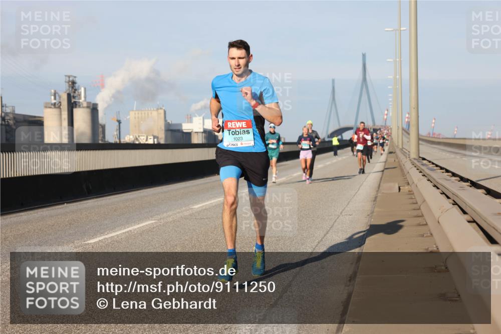 03.10.2025 - Köhlbrandbrückenlauf Lena Gebhardt http://msf.ph/oto/9111250 03.10.2025 09:41:49 Position 2 1023 meine-sportfotos.de