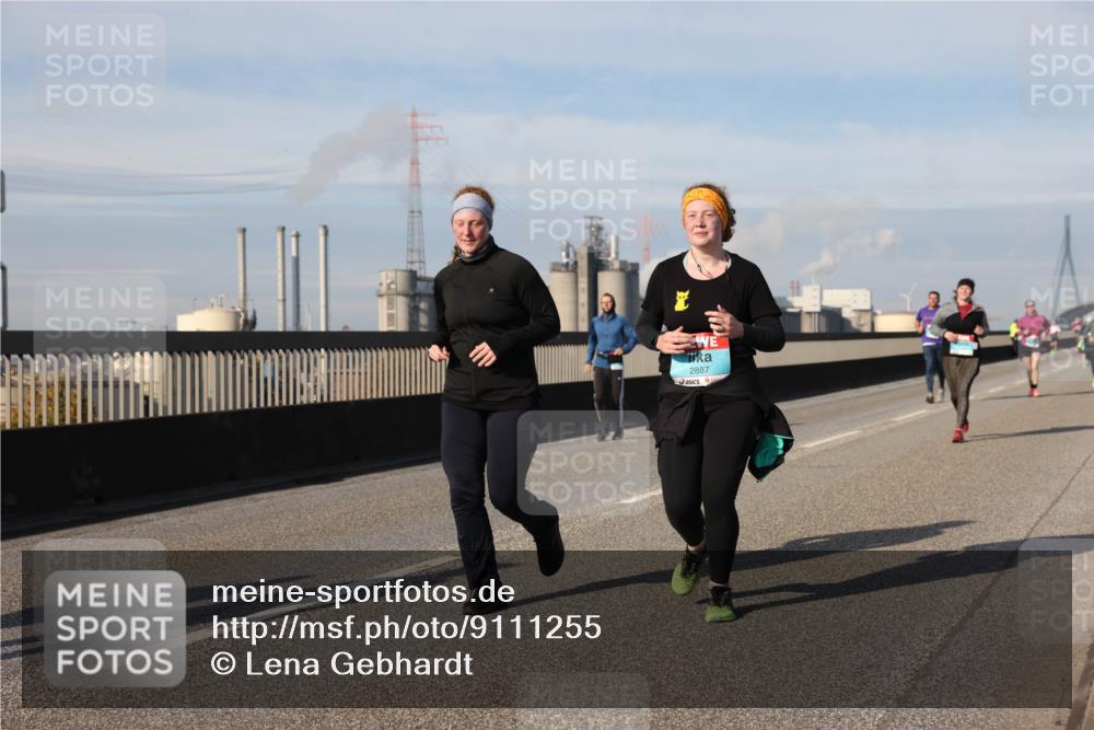 03.10.2025 - Köhlbrandbrückenlauf Lena Gebhardt http://msf.ph/oto/9111255 03.10.2025 10:15:23 Position 2 0, 1115 meine-sportfotos.de