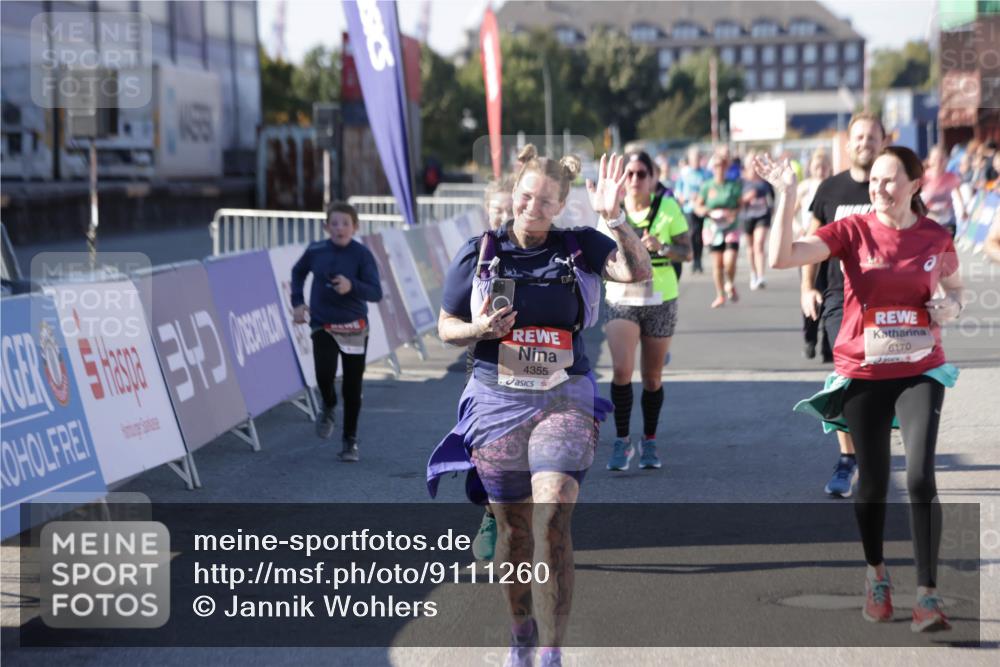 03.10.2025 - Köhlbrandbrückenlauf Jannik Wohlers http://msf.ph/oto/9111260 03.10.2025 13:30:37 Ziel 4355, 4840, 4841, 5289, 5346, 6170, 6223, 6347 meine-sportfotos.de