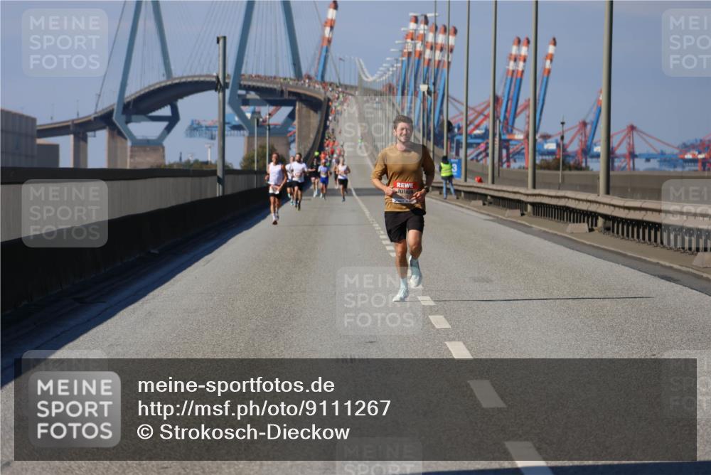 03.10.2025 - Köhlbrandbrückenlauf Strokosch-Dieckow http://msf.ph/oto/9111267 03.10.2025 12:38:58 Position 3  meine-sportfotos.de
