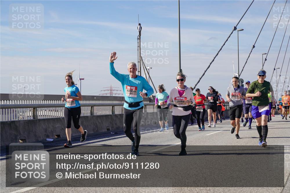 03.10.2025 - Köhlbrandbrückenlauf Michael Burmester http://msf.ph/oto/9111280 03.10.2025 12:53:34 Position 2 5917 meine-sportfotos.de
