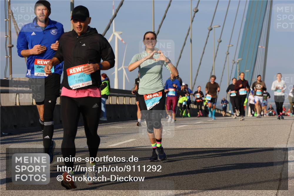 03.10.2025 - Köhlbrandbrückenlauf Strokosch-Dieckow http://msf.ph/oto/9111292 03.10.2025 09:43:55 Position 2 20, 3799, 3717 meine-sportfotos.de