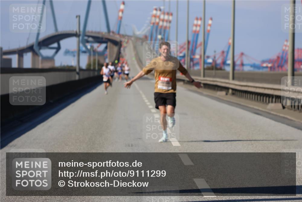 03.10.2025 - Köhlbrandbrückenlauf Strokosch-Dieckow http://msf.ph/oto/9111299 03.10.2025 12:39:01 Position 3  meine-sportfotos.de
