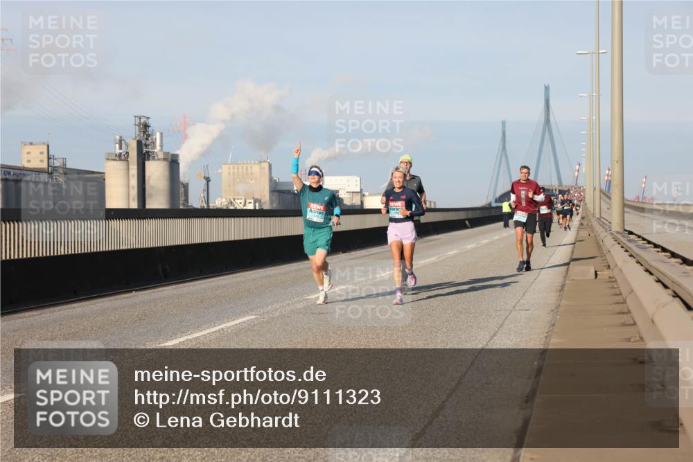 03.10.2025 - Köhlbrandbrückenlauf Lena Gebhardt http://msf.ph/oto/9111323 03.10.2025 09:41:52 Position 2  meine-sportfotos.de