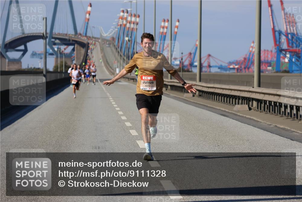 03.10.2025 - Köhlbrandbrückenlauf Strokosch-Dieckow http://msf.ph/oto/9111328 03.10.2025 12:39:02 Position 3 4072 meine-sportfotos.de