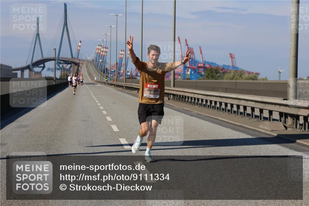 03.10.2025 - Köhlbrandbrückenlauf Strokosch-Dieckow http://msf.ph/oto/9111334 03.10.2025 12:39:04 Position 3 4072 meine-sportfotos.de