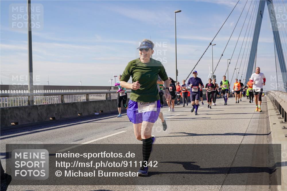 03.10.2025 - Köhlbrandbrückenlauf Michael Burmester http://msf.ph/oto/9111342 03.10.2025 12:53:37 Position 2 6070 meine-sportfotos.de