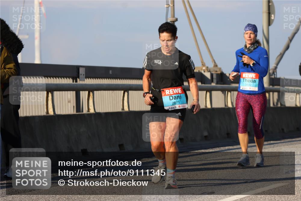 03.10.2025 - Köhlbrandbrückenlauf Strokosch-Dieckow http://msf.ph/oto/9111345 03.10.2025 09:44:01 Position 2 2671, 3492 meine-sportfotos.de