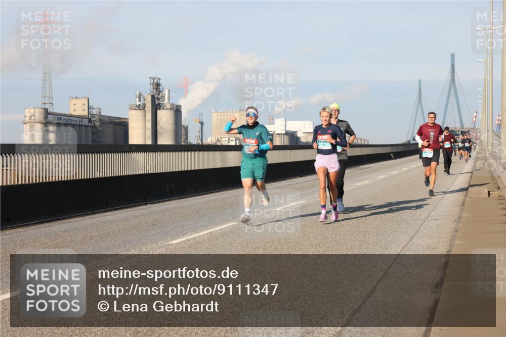 03.10.2025 - Köhlbrandbrückenlauf Lena Gebhardt http://msf.ph/oto/9111347 03.10.2025 09:41:52 Position 2  meine-sportfotos.de