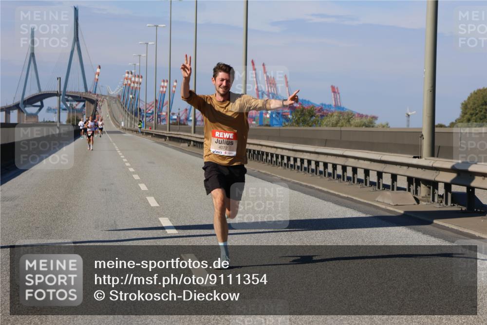 03.10.2025 - Köhlbrandbrückenlauf Strokosch-Dieckow http://msf.ph/oto/9111354 03.10.2025 12:39:05 Position 3 4072 meine-sportfotos.de