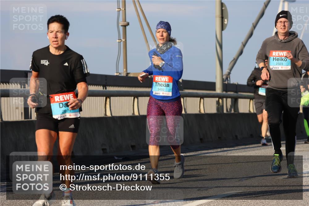 03.10.2025 - Köhlbrandbrückenlauf Strokosch-Dieckow http://msf.ph/oto/9111355 03.10.2025 09:44:02 Position 2 267, 3492, 2323 meine-sportfotos.de