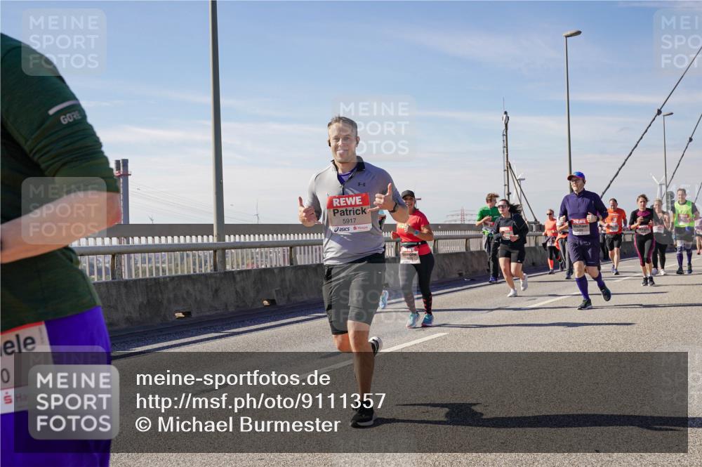03.10.2025 - Köhlbrandbrückenlauf Michael Burmester http://msf.ph/oto/9111357 03.10.2025 12:53:38 Position 2 0, 5917 meine-sportfotos.de