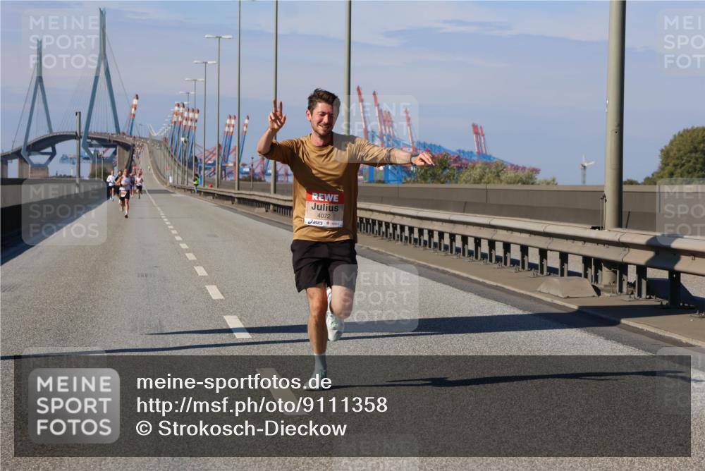 03.10.2025 - Köhlbrandbrückenlauf Strokosch-Dieckow http://msf.ph/oto/9111358 03.10.2025 12:39:05 Position 3 4072 meine-sportfotos.de