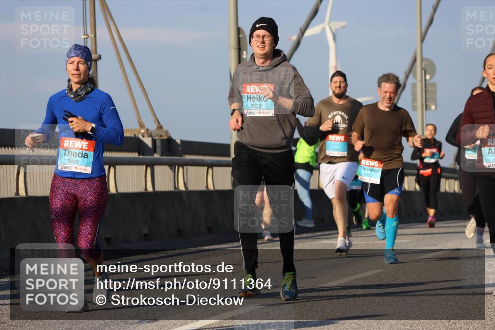 03.10.2025 - Köhlbrandbrückenlauf Strokosch-Dieckow http://msf.ph/oto/9111364 03.10.2025 09:44:02 Position 2 3492, 2323, 3835, 2903 meine-sportfotos.de