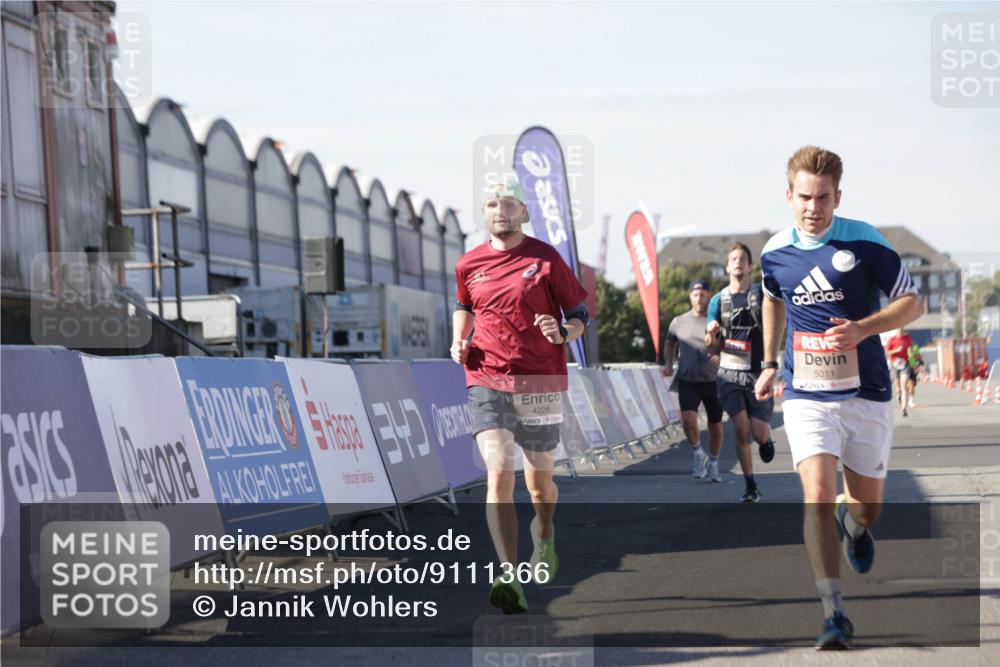 03.10.2025 - Köhlbrandbrückenlauf Jannik Wohlers http://msf.ph/oto/9111366 03.10.2025 13:00:38 Ziel 4016, 4018, 4172, 4228, 4299, 4622, 4763, 4850, 5011, 5664, 6373, 6490 meine-sportfotos.de