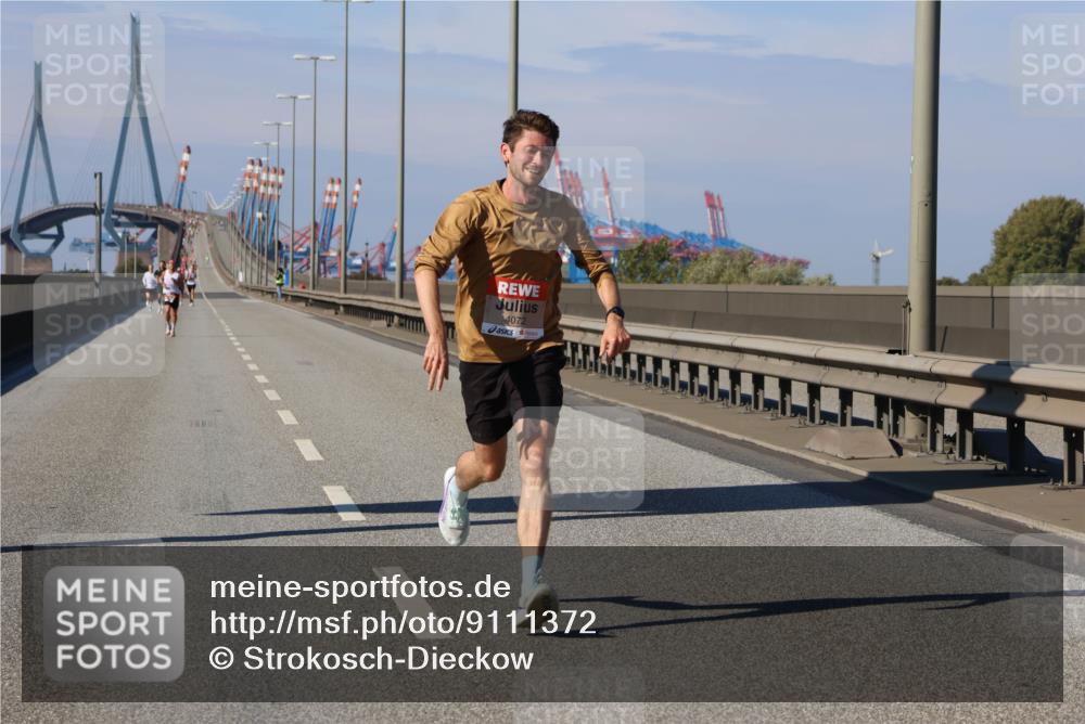 03.10.2025 - Köhlbrandbrückenlauf Strokosch-Dieckow http://msf.ph/oto/9111372 03.10.2025 12:39:05 Position 3 4072 meine-sportfotos.de