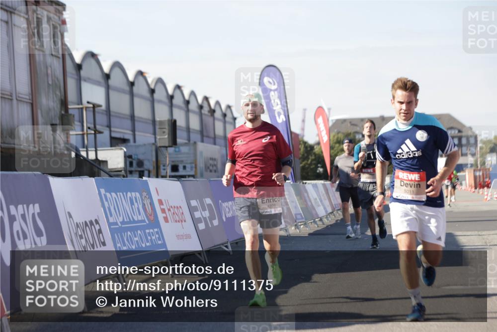 03.10.2025 - Köhlbrandbrückenlauf Jannik Wohlers http://msf.ph/oto/9111375 03.10.2025 13:00:38 Ziel 4016, 4018, 4172, 4228, 4299, 4622, 4763, 4850, 5011, 5664, 6373, 6490 meine-sportfotos.de