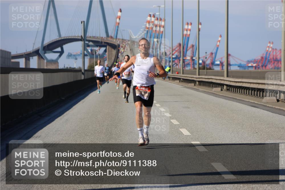 03.10.2025 - Köhlbrandbrückenlauf Strokosch-Dieckow http://msf.ph/oto/9111388 03.10.2025 12:39:17 Position 3  meine-sportfotos.de