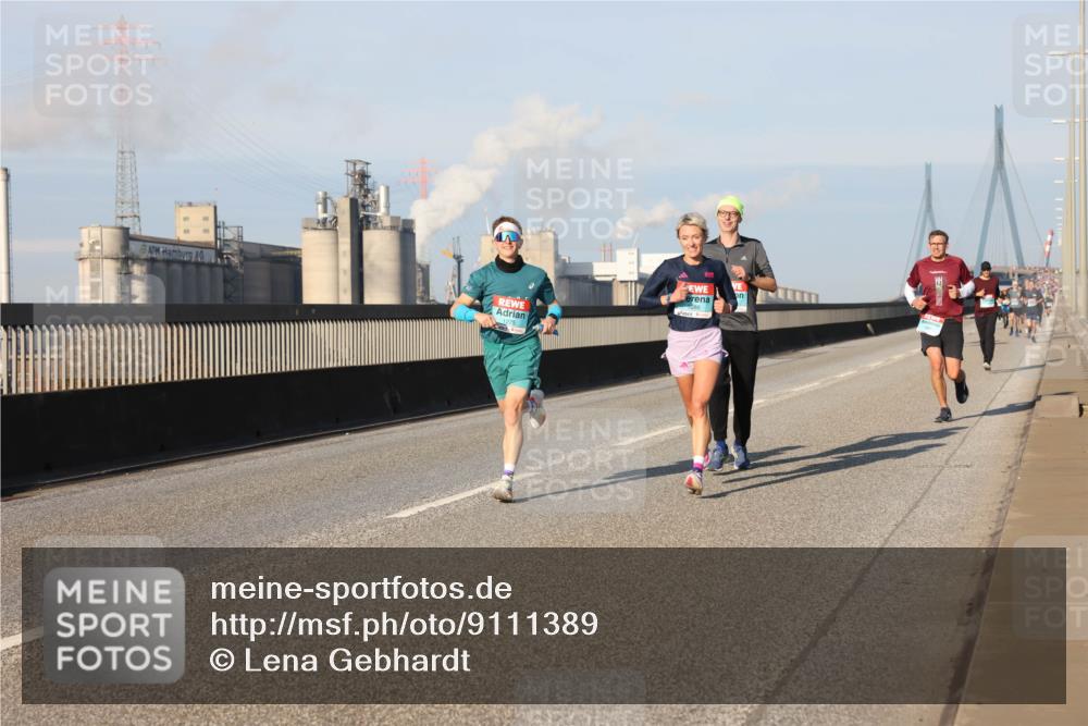 03.10.2025 - Köhlbrandbrückenlauf Lena Gebhardt http://msf.ph/oto/9111389 03.10.2025 09:41:53 Position 2  meine-sportfotos.de