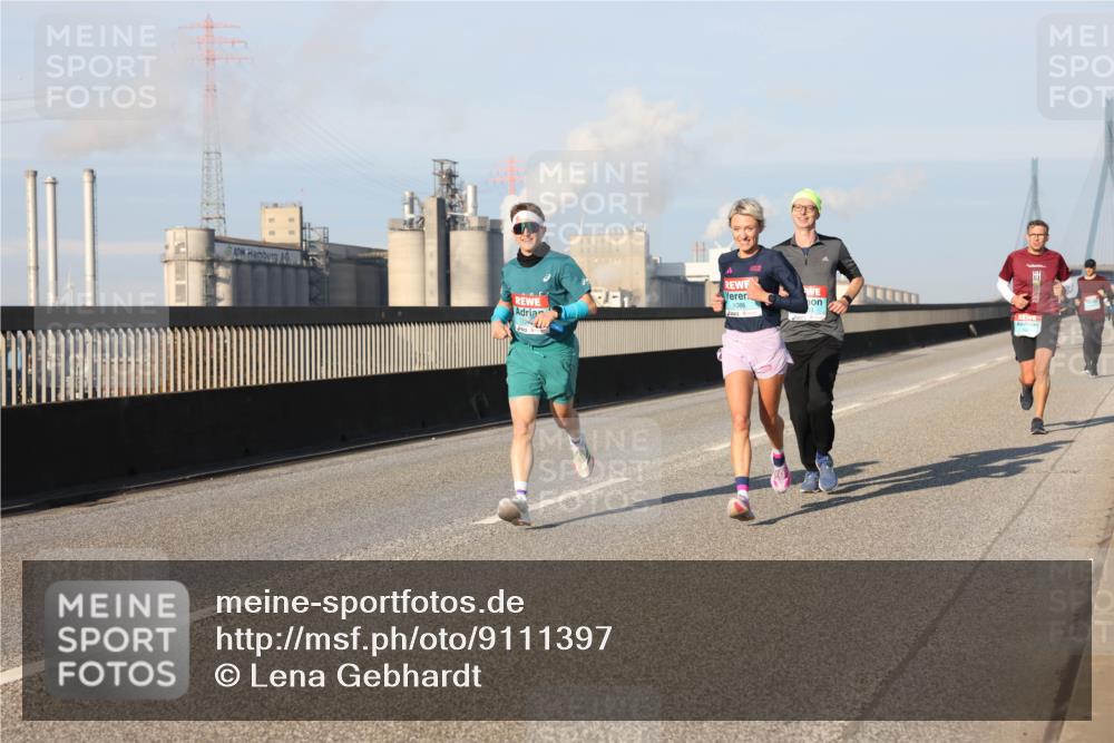 03.10.2025 - Köhlbrandbrückenlauf Lena Gebhardt http://msf.ph/oto/9111397 03.10.2025 09:41:53 Position 2 1086 meine-sportfotos.de