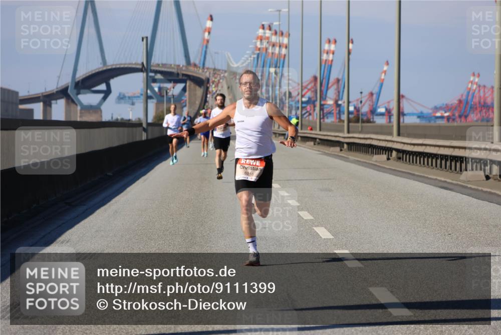 03.10.2025 - Köhlbrandbrückenlauf Strokosch-Dieckow http://msf.ph/oto/9111399 03.10.2025 12:39:17 Position 3 6216 meine-sportfotos.de