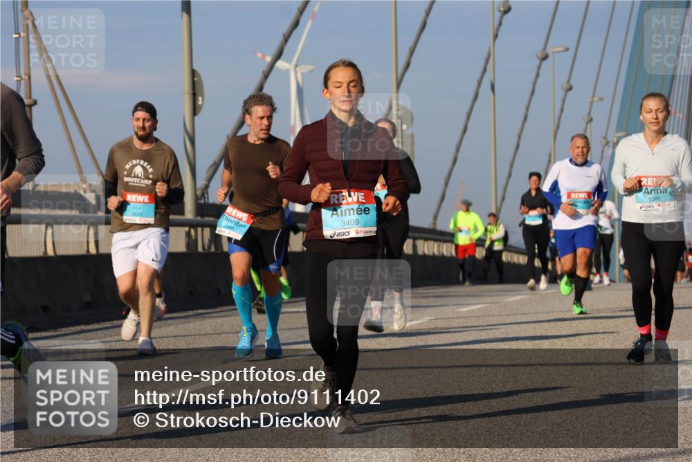 03.10.2025 - Köhlbrandbrückenlauf Strokosch-Dieckow http://msf.ph/oto/9111402 03.10.2025 09:44:04 Position 2 3835, 2903, 3409, 1395 meine-sportfotos.de
