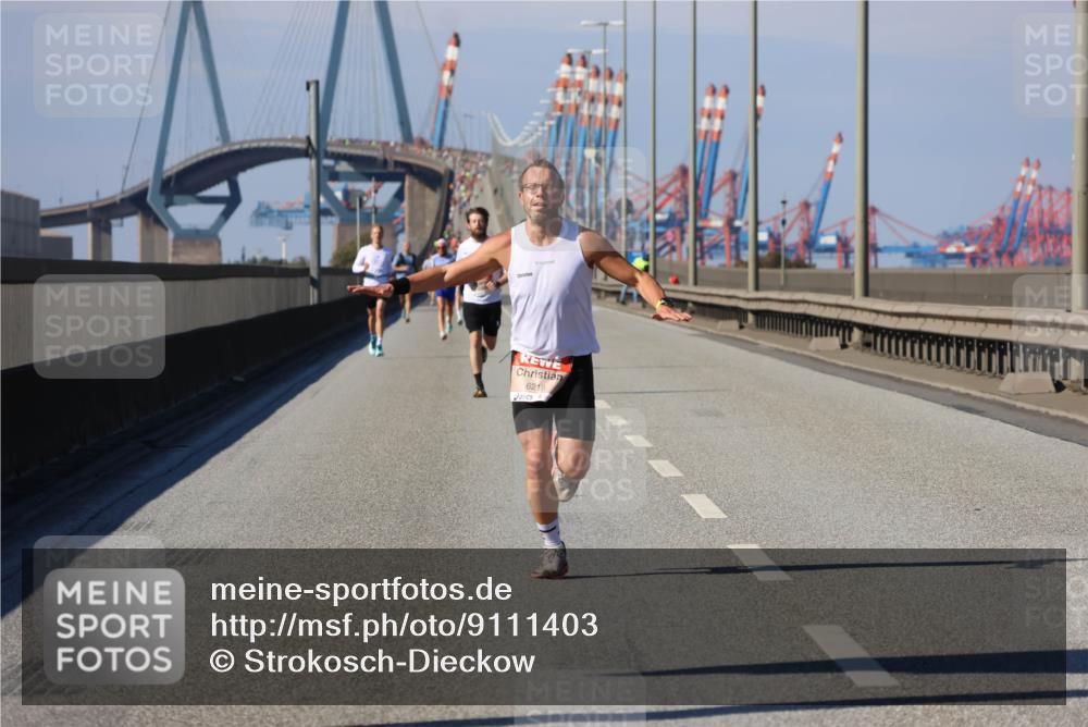 03.10.2025 - Köhlbrandbrückenlauf Strokosch-Dieckow http://msf.ph/oto/9111403 03.10.2025 12:39:17 Position 3 6216 meine-sportfotos.de