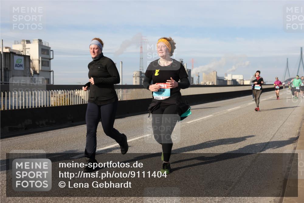 03.10.2025 - Köhlbrandbrückenlauf Lena Gebhardt http://msf.ph/oto/9111404 03.10.2025 10:15:24 Position 2 2887 meine-sportfotos.de