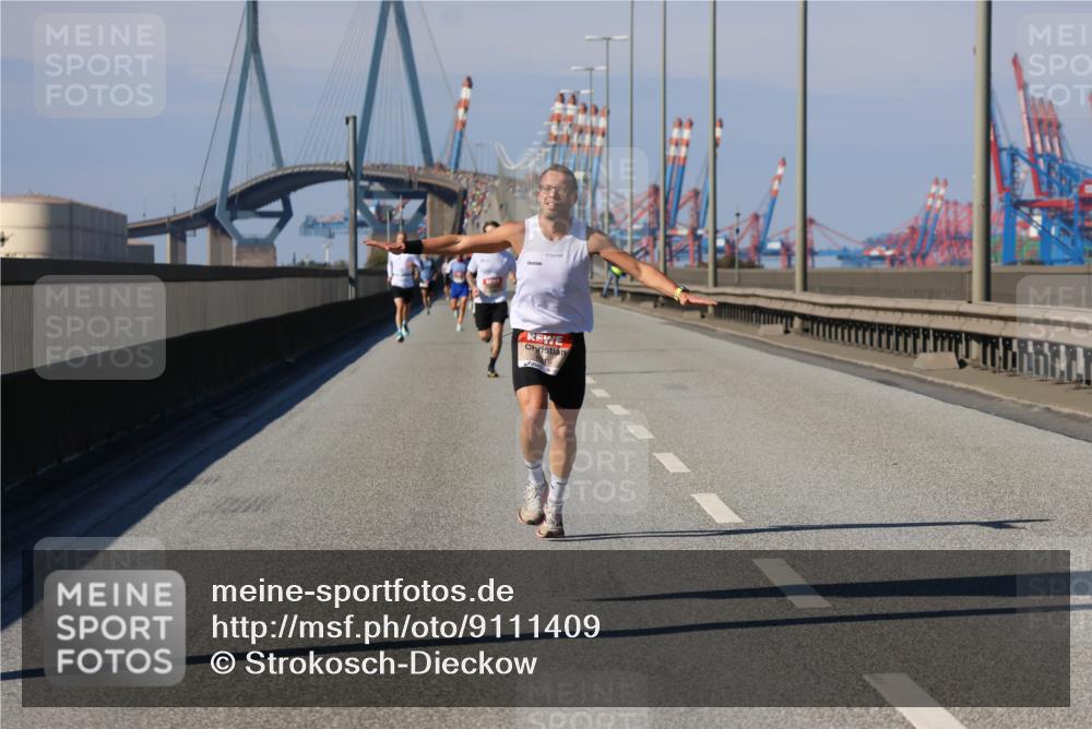 03.10.2025 - Köhlbrandbrückenlauf Strokosch-Dieckow http://msf.ph/oto/9111409 03.10.2025 12:39:18 Position 3  meine-sportfotos.de