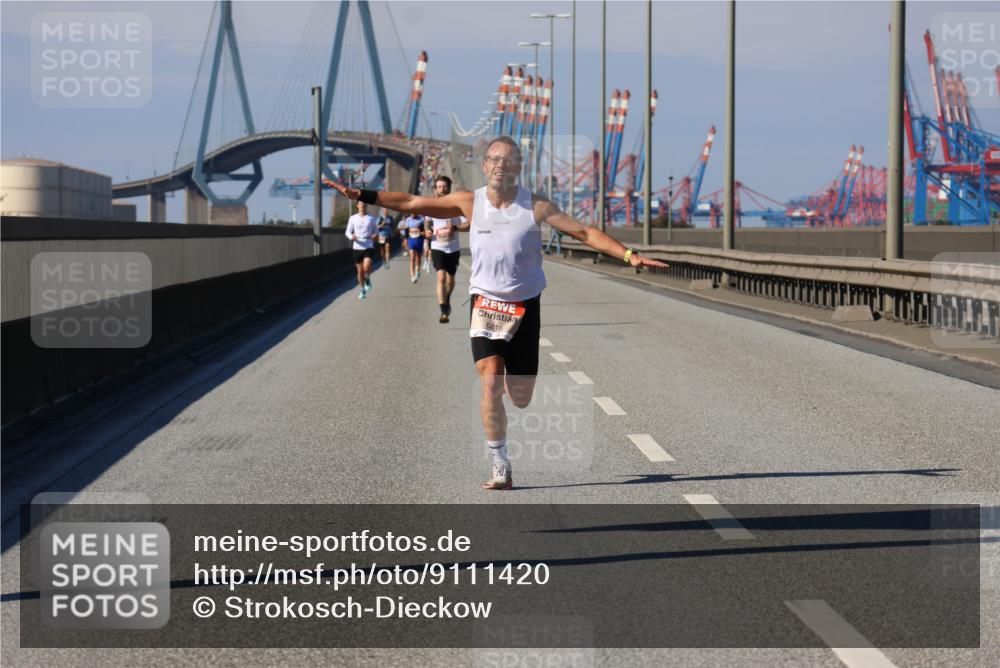 03.10.2025 - Köhlbrandbrückenlauf Strokosch-Dieckow http://msf.ph/oto/9111420 03.10.2025 12:39:18 Position 3 6216 meine-sportfotos.de