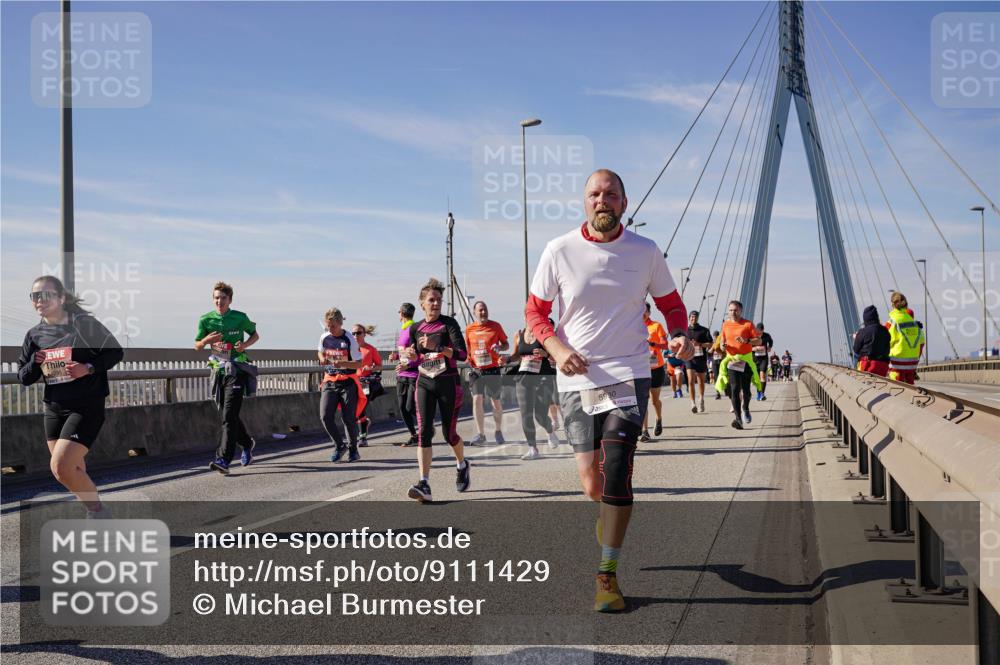 03.10.2025 - Köhlbrandbrückenlauf Michael Burmester http://msf.ph/oto/9111429 03.10.2025 12:53:41 Position 2 5930 meine-sportfotos.de