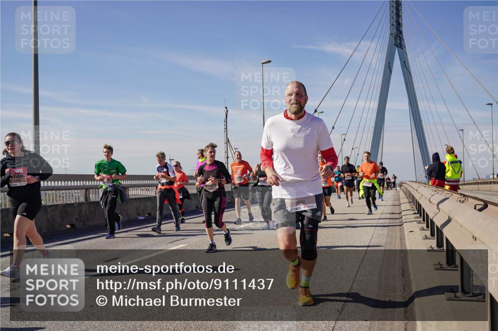 03.10.2025 - Köhlbrandbrückenlauf Michael Burmester http://msf.ph/oto/9111437 03.10.2025 12:53:41 Position 2 5930 meine-sportfotos.de