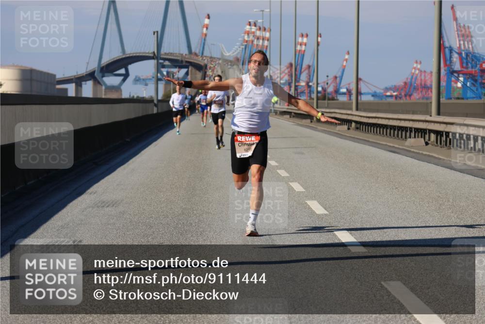 03.10.2025 - Köhlbrandbrückenlauf Strokosch-Dieckow http://msf.ph/oto/9111444 03.10.2025 12:39:18 Position 3 6216 meine-sportfotos.de