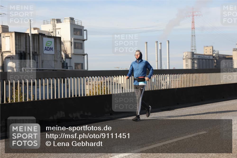 03.10.2025 - Köhlbrandbrückenlauf Lena Gebhardt http://msf.ph/oto/9111451 03.10.2025 10:15:27 Position 2  meine-sportfotos.de
