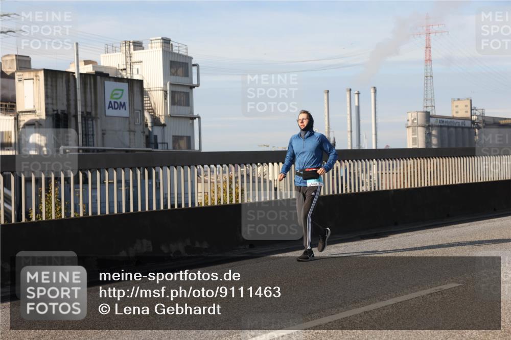 03.10.2025 - Köhlbrandbrückenlauf Lena Gebhardt http://msf.ph/oto/9111463 03.10.2025 10:15:27 Position 2  meine-sportfotos.de