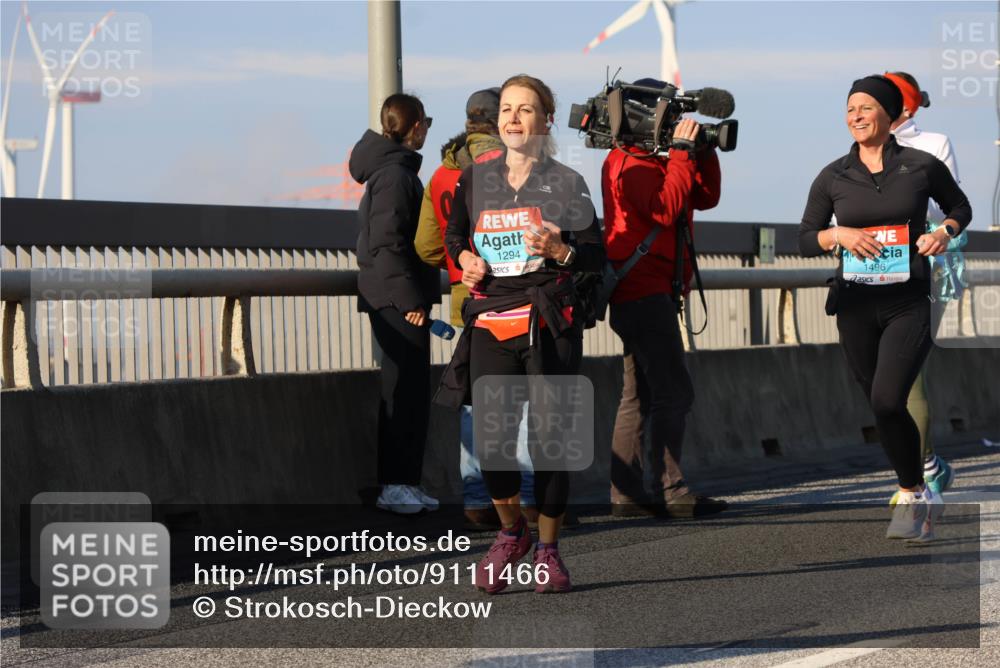 03.10.2025 - Köhlbrandbrückenlauf Strokosch-Dieckow http://msf.ph/oto/9111466 03.10.2025 09:44:13 Position 2 1294, 1496 meine-sportfotos.de