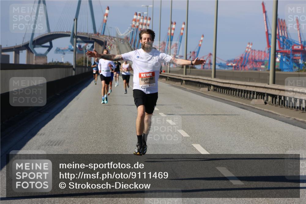03.10.2025 - Köhlbrandbrückenlauf Strokosch-Dieckow http://msf.ph/oto/9111469 03.10.2025 12:39:26 Position 3 6086 meine-sportfotos.de