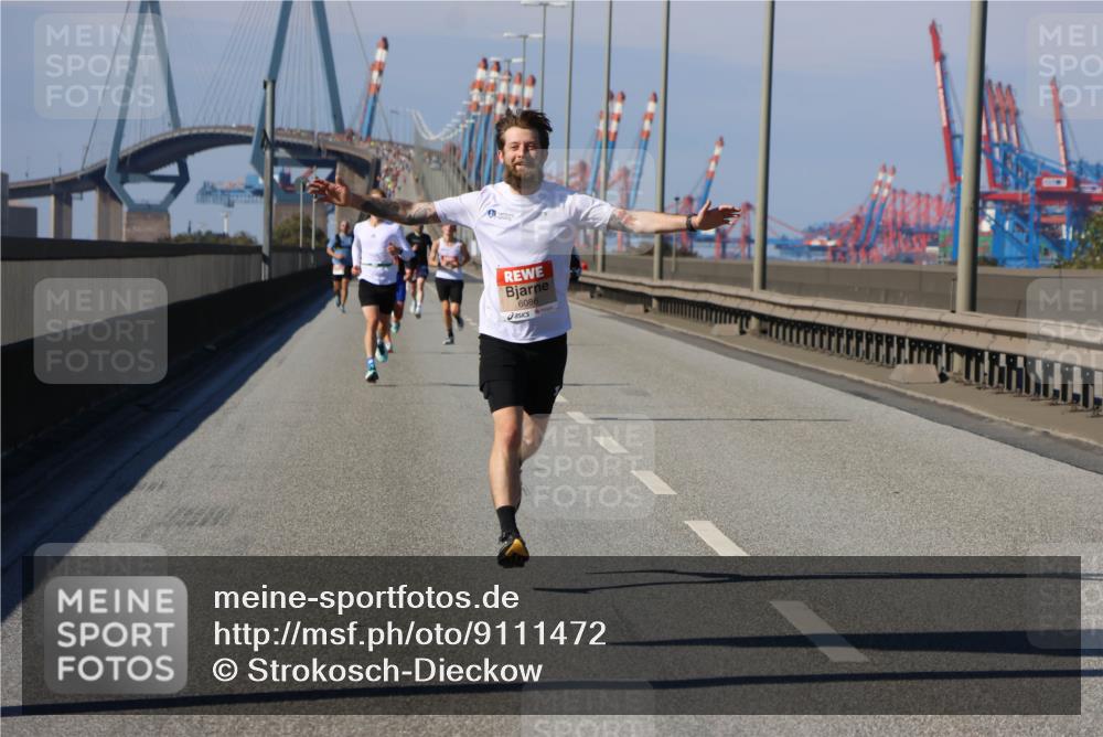 03.10.2025 - Köhlbrandbrückenlauf Strokosch-Dieckow http://msf.ph/oto/9111472 03.10.2025 12:39:26 Position 3 6086 meine-sportfotos.de